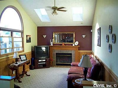 5th image of 4040 Plum Yew Cir