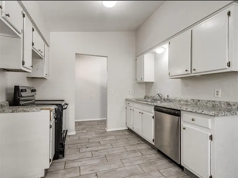 733 Lapwing Rd — Photo 4