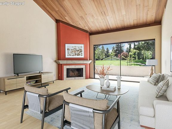 5th image of 2450 Golf Links Cir