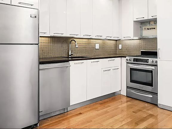4th image of 49 E 34th St #3B