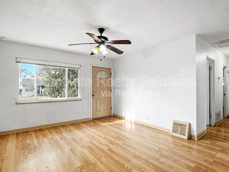 125 Perthshire Rd — Photo 22