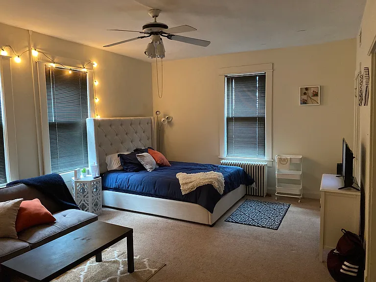 522 E 3rd St #5 — Photo 3