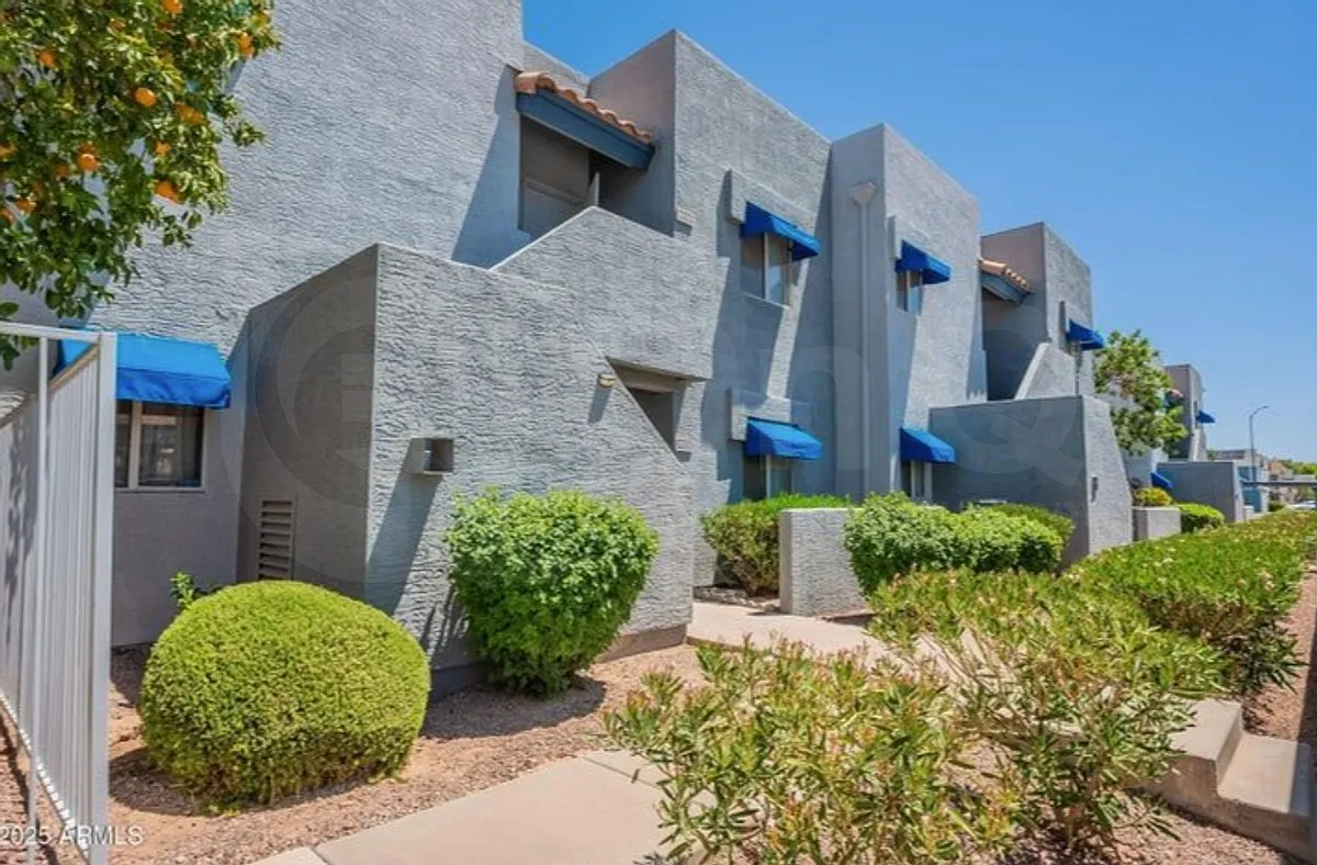 2 bed, 2.0 bath, 1155 sqft, $1,500 — Photo 1