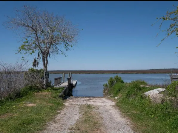 22 Hopkins Place Dr, Edisto Island, SC 29438