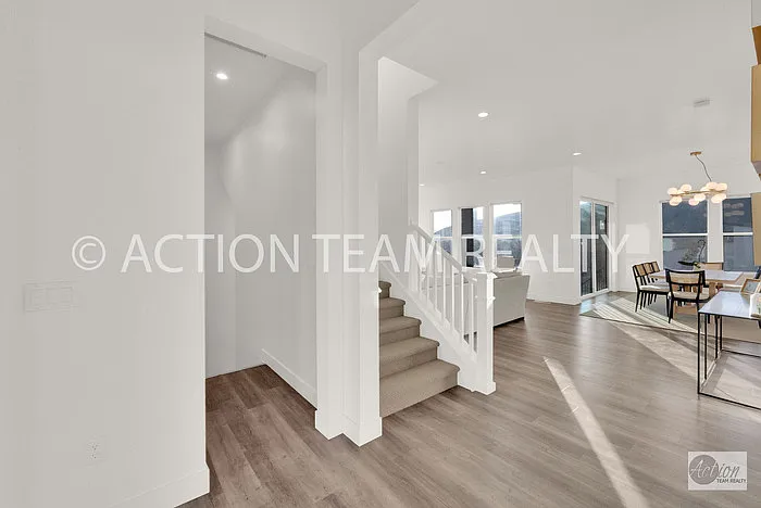 1722 W Oakridge Dr — Photo 8