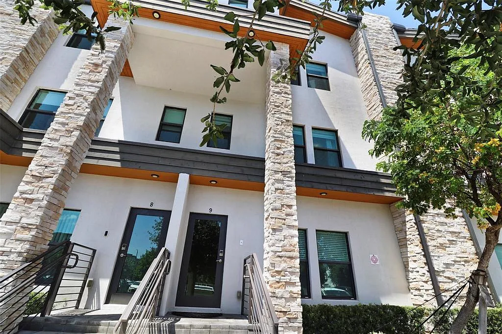 3 bed, 3.0 bath, 1534 sqft, $4,000 — Photo 2
