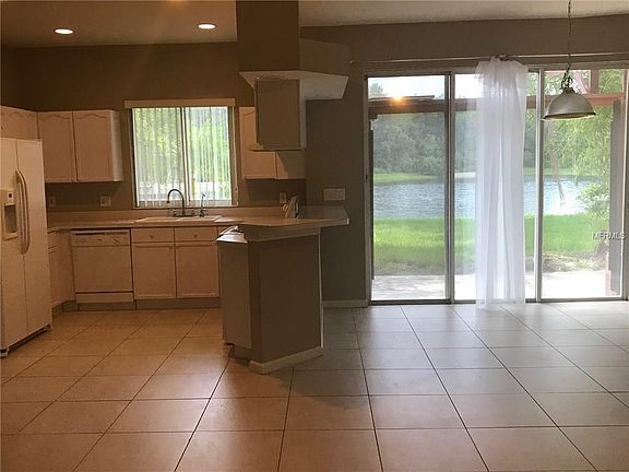 4th image of 6811 Bouganvillea Crescent Dr