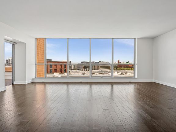 3rd image of 718 Long Bridge St APT 800