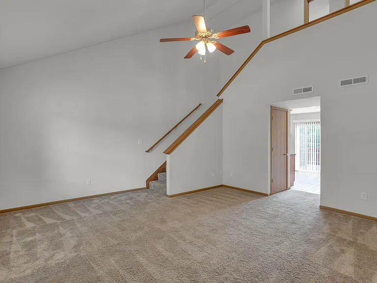 601 Glenstone Dr — Photo 9