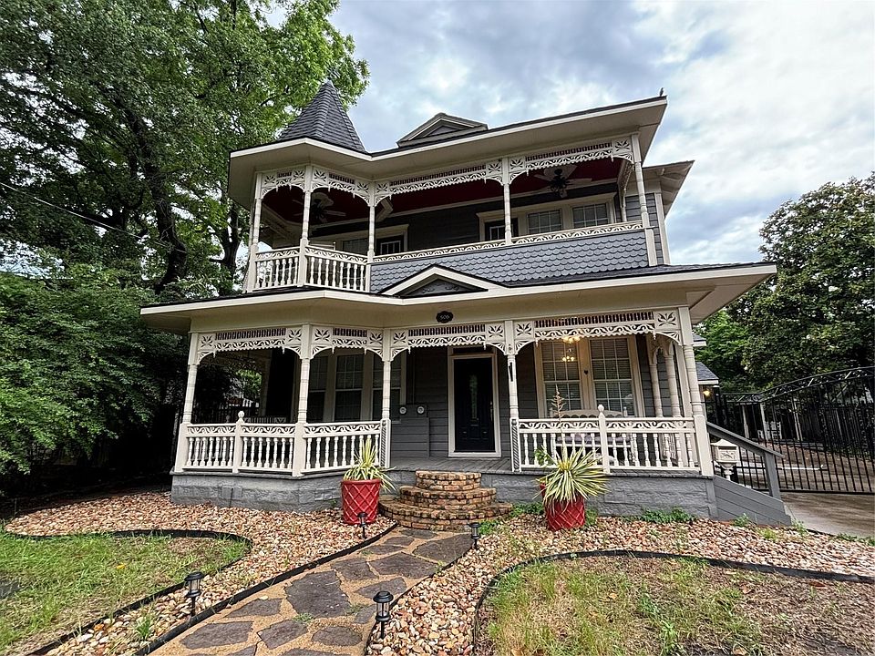 1st image of 506 W Baylor St