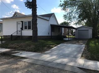 1046 2nd St, Charleston, IL 61920