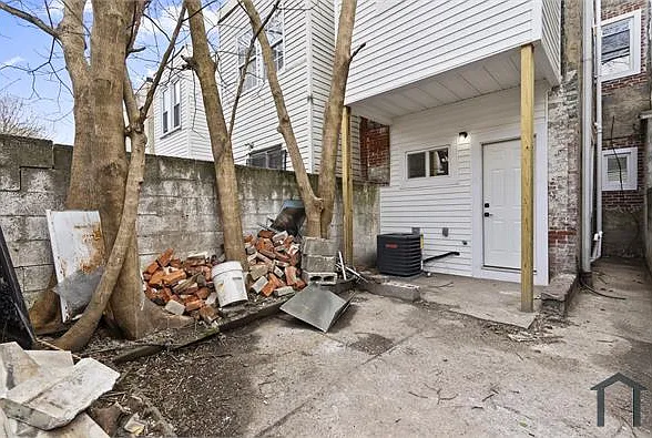 2055 Dickinson St — Photo 20