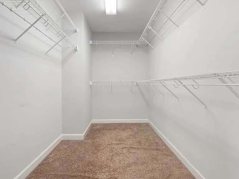 207 Towne Ridge Ln — Photo 16