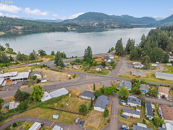 2nd image of 39094 Dexter Rd