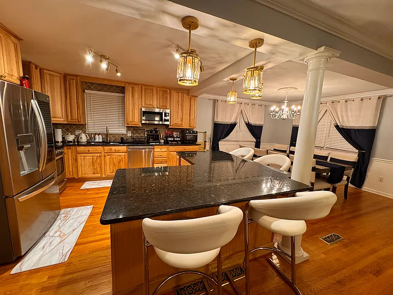 7827 Friars Ct — Photo 11