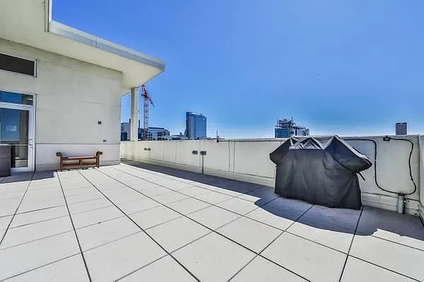 901 W Madison St #405 — Photo 5