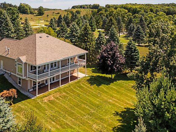 3rd image of 5668 Golf Meadows Dr