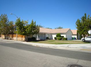 6056 Barcelona Dr, Palmdale, CA 93552
