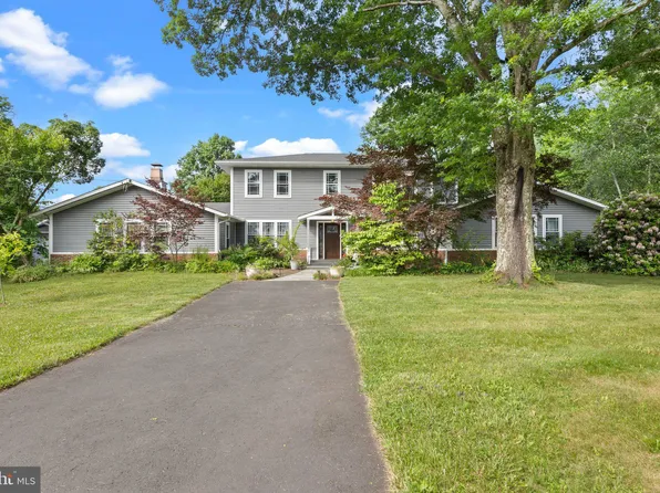 6176 Pidcock Creek Rd, New Hope, PA 18938