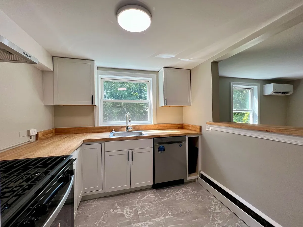 Building Photo - 2525 Woodland Dr #B