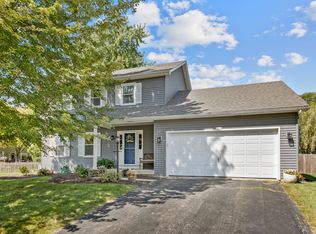 1169 Newcastle Ln, Aurora, IL 60506