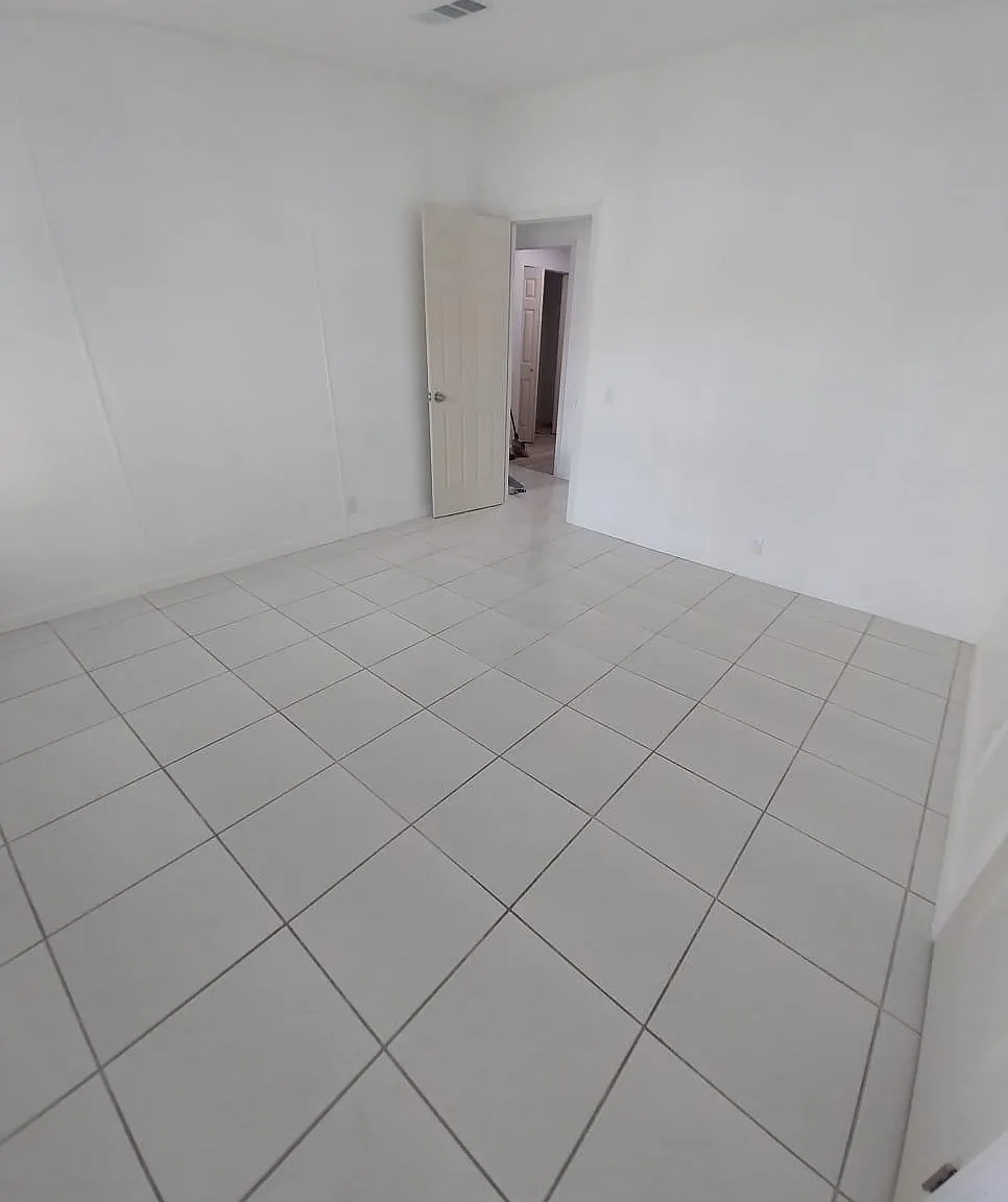2 bed, 1000 sqft, $1,800 — Photo 1