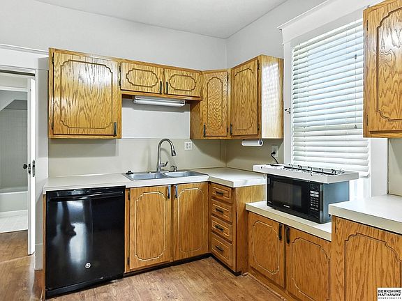 4th image of 4539 Marcy St