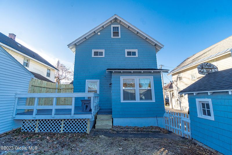 3rd image of 35 Monroe Street