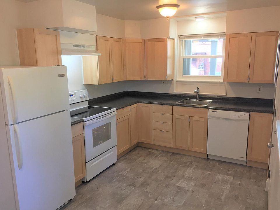 Spacious, beautifully appointed, well equipped kitchen
