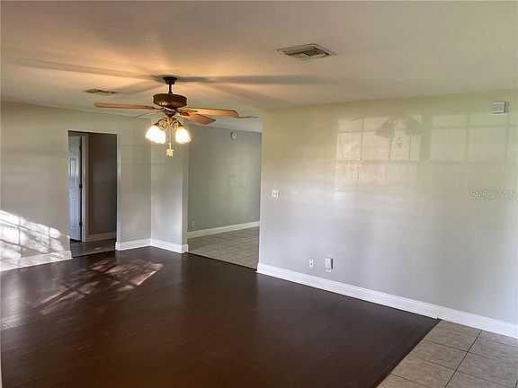 5th image of 2085 Urbana Ave