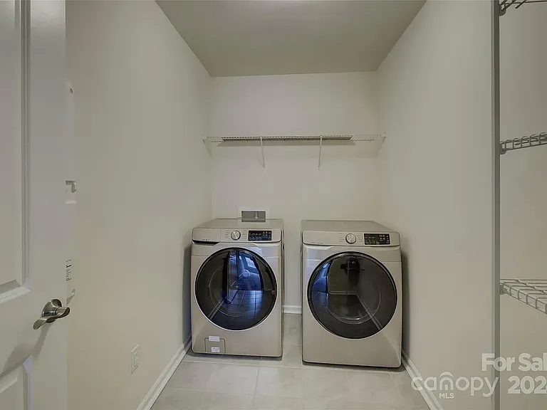 7134 Thornrose Dr — Photo 36
