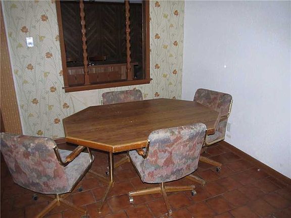 3rd image of 1266 Lauradale Dr