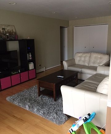 4th image of 8454 W Catalpa Ave Unit 9