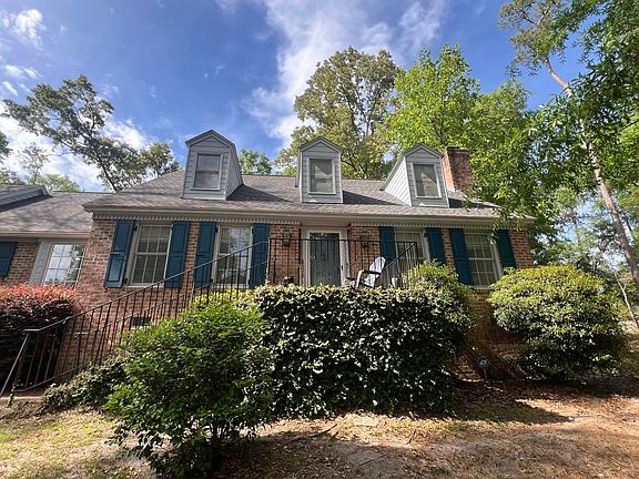 4th image of 904 Churchill Rd
