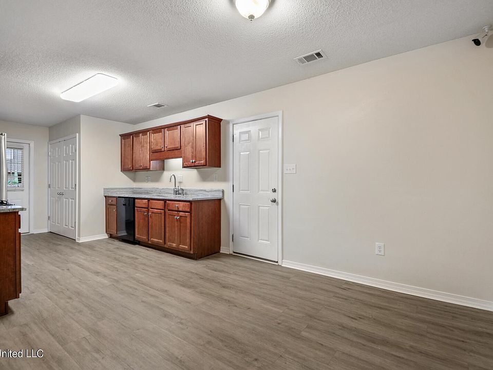 9836 Kaimuki Ct, Diamondhead, MS 39525 Zillow