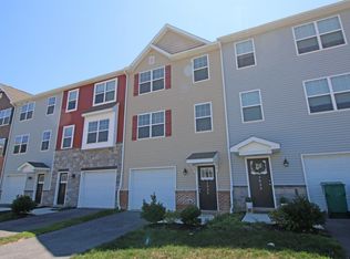 1035 Admirals Quay Dr, Mechanicsburg, PA 17050