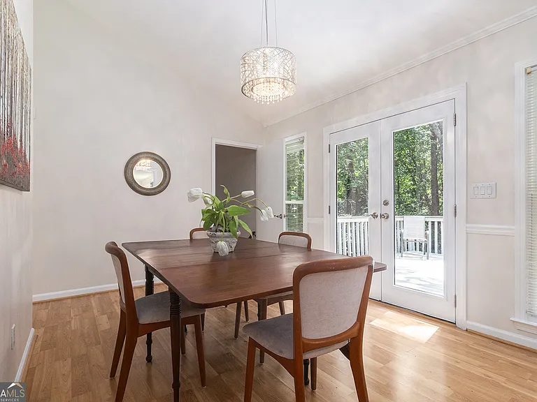 1402 McLendon Dr — Photo 4