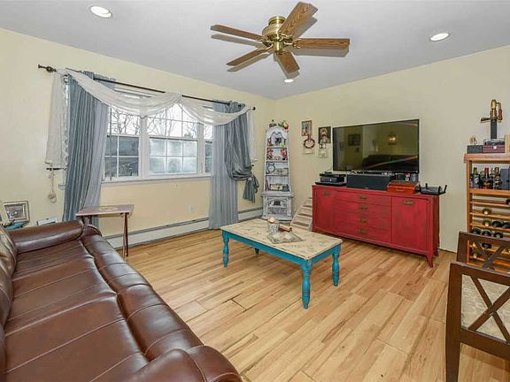 2nd image of 95 Southaven Ave #95
