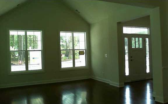 3rd image of 128 Phoebe Dr