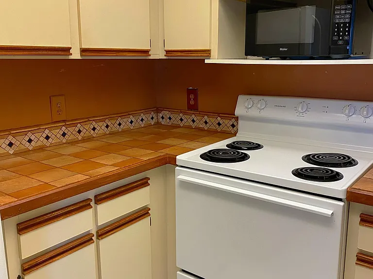 987 Sonesta Ave NE #207 — Photo 8