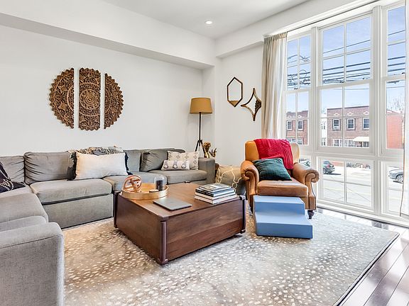 4th image of 30-11 21st St #2C