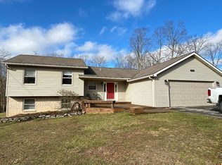 162 Parliament Rd, Shady Spring, WV 25918