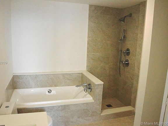 5th image of 488 NE 18 St #3808