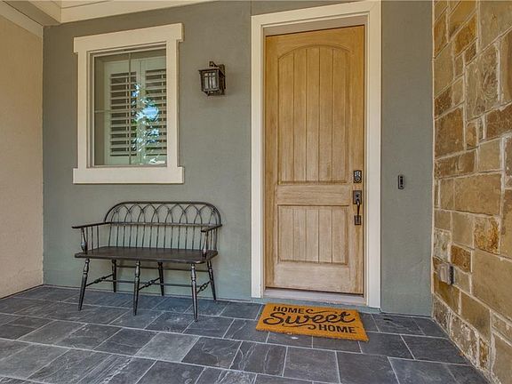 3rd image of 10527 Steinbeck Ln
