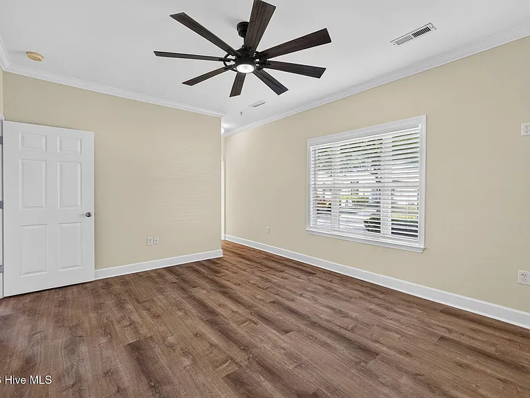 3901 Botsford Ct #101 — Photo 23