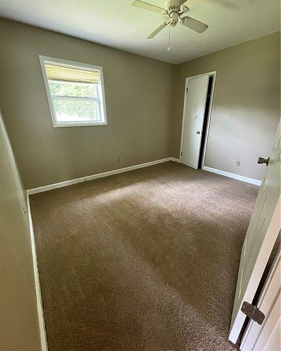 2nd image of 3035 Wedgewood Dr APT 4