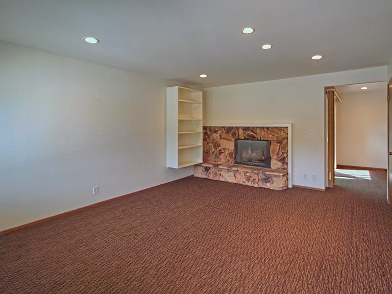 38515 Botany Grn — Photo 7