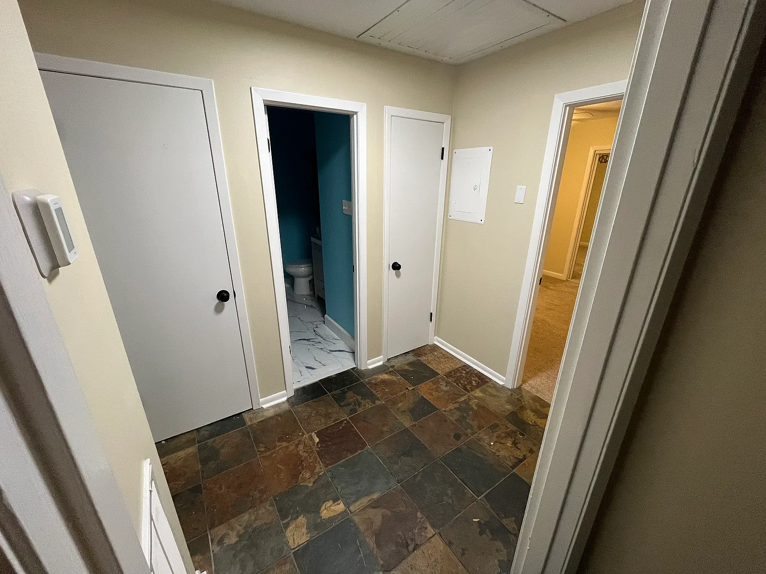 1208 Wentworth Pl — Photo 2