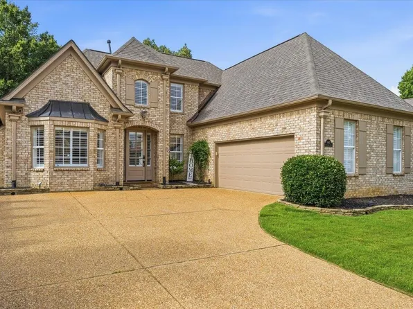 1495 Loughridge Ln, Collierville, TN 38017