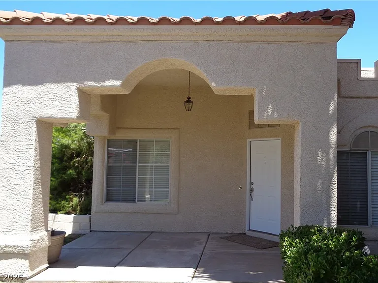446 Nancy Dr — Photo 15